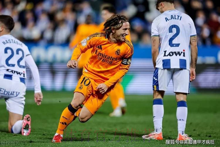 西甲-皇马1-0塞维联赛20轮不败 魔笛世界波制胜 西甲-皇马1-0塞维联赛20轮不败 魔笛世界波制胜